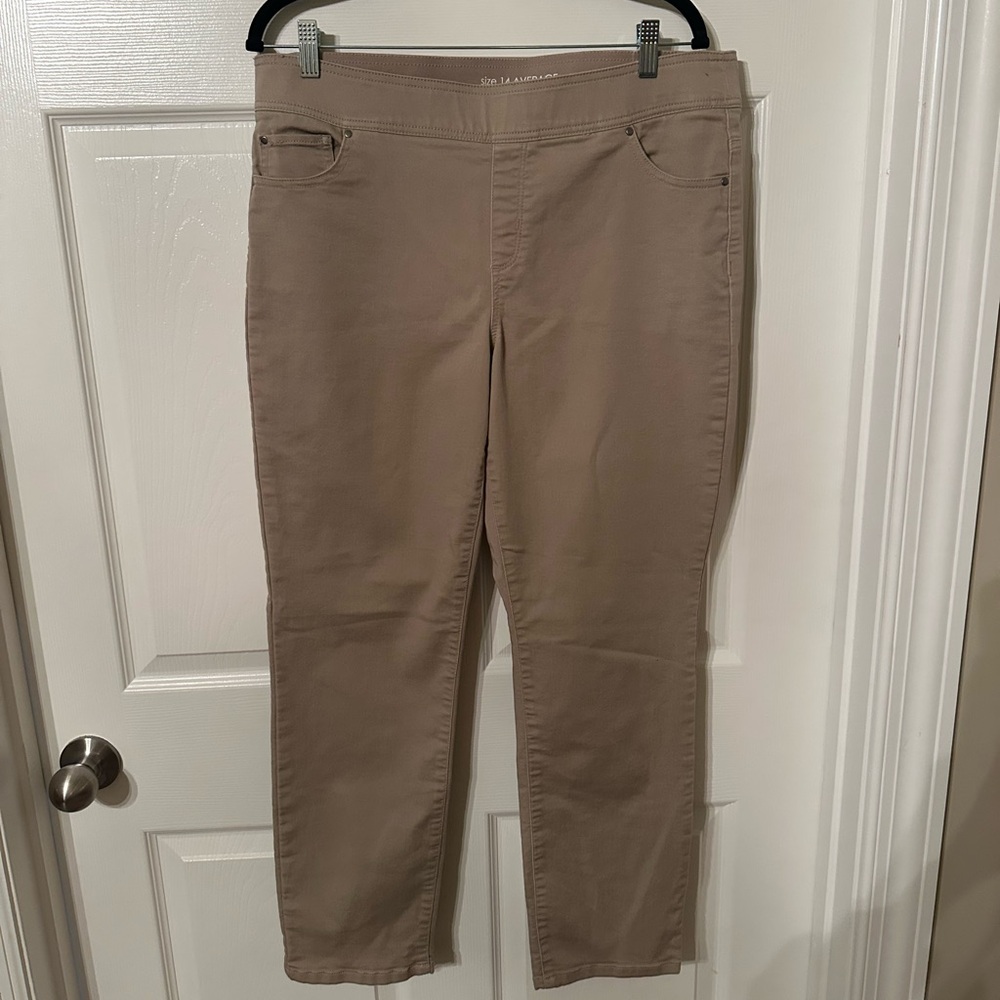 Pull on khaki pants NWOT